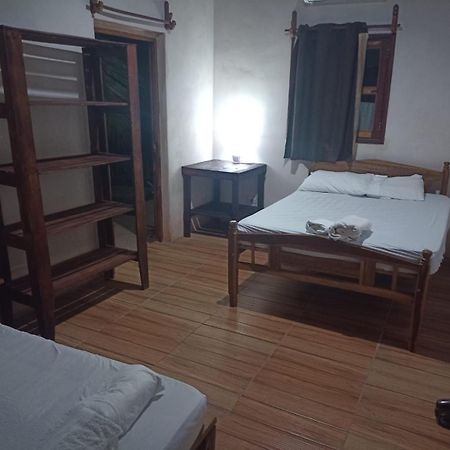 Badaboom Hostal & Surf Aposentillo エクステリア 写真