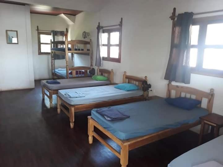 Badaboom Hostal & Surf Aposentillo エクステリア 写真