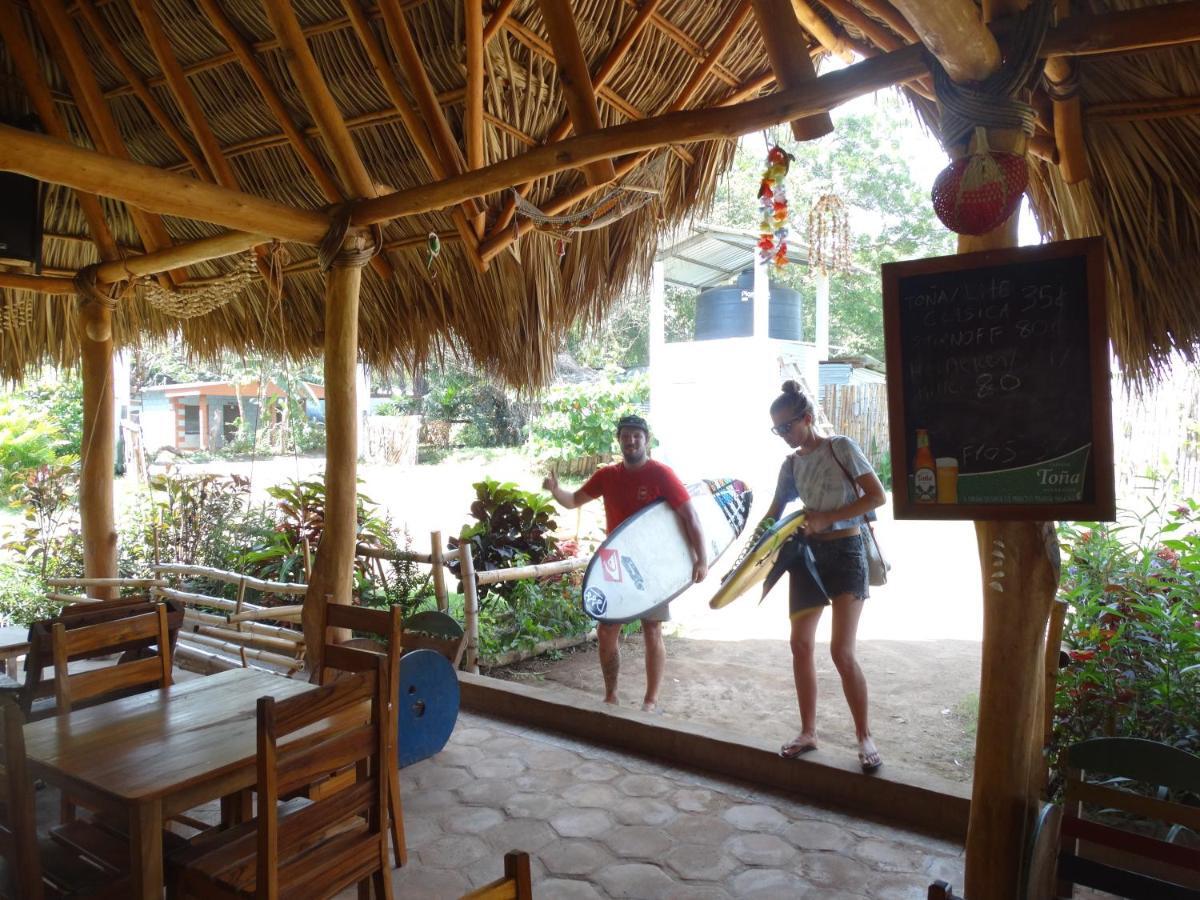 Badaboom Hostal & Surf Aposentillo エクステリア 写真